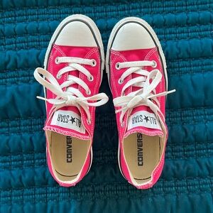 Converse Hot Pink Low Top (LIKE NEW)